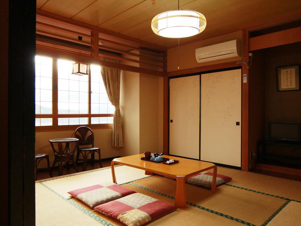 Honkan Gentaroya Hotel Nozawaonsen Habitación foto