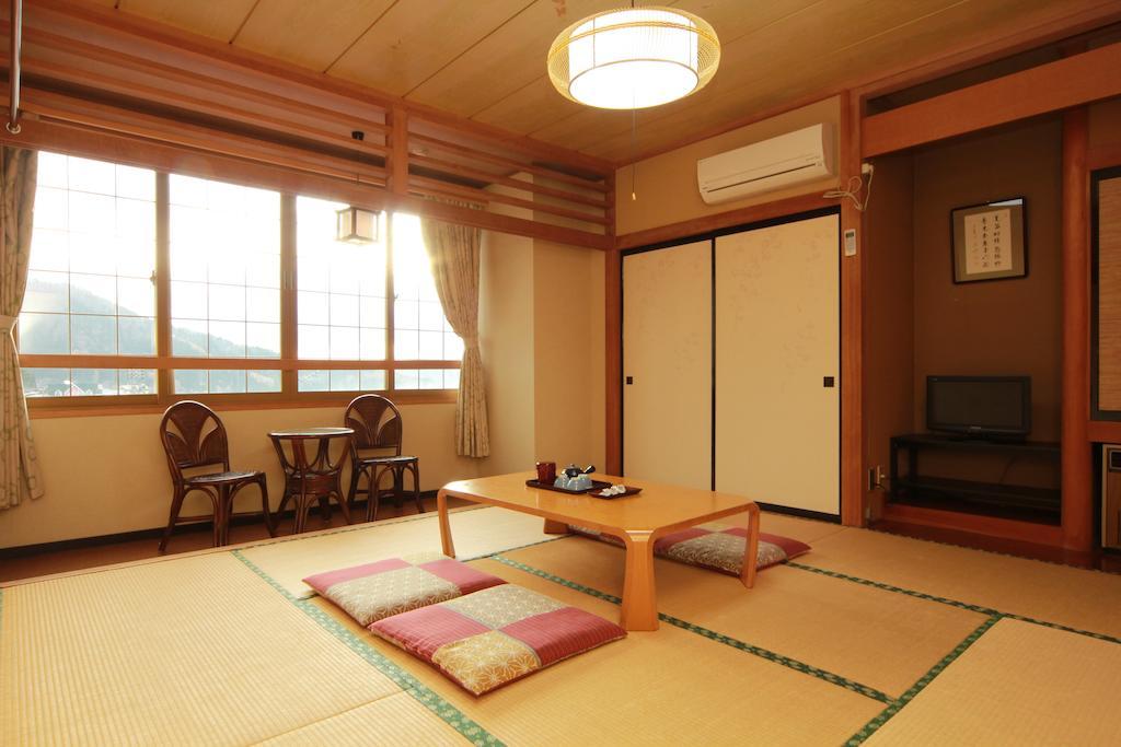 Honkan Gentaroya Hotel Nozawaonsen Habitación foto